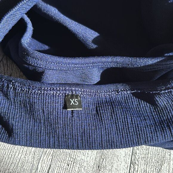 Alphalete Aero Bra navy blue size XS removable pads. - Picture 5 of 6